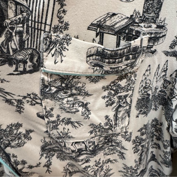 Pajama Set  Disney Haunted Mansion Hitch Hiking Ghost Toile Womens XL Rare - Picture 6 of 11